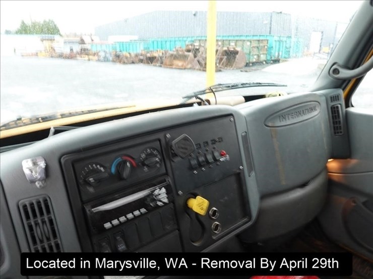 2002-international-durastar-4400-image-12