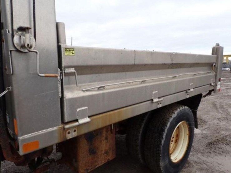 2006-ford-f650-xlt-image-37