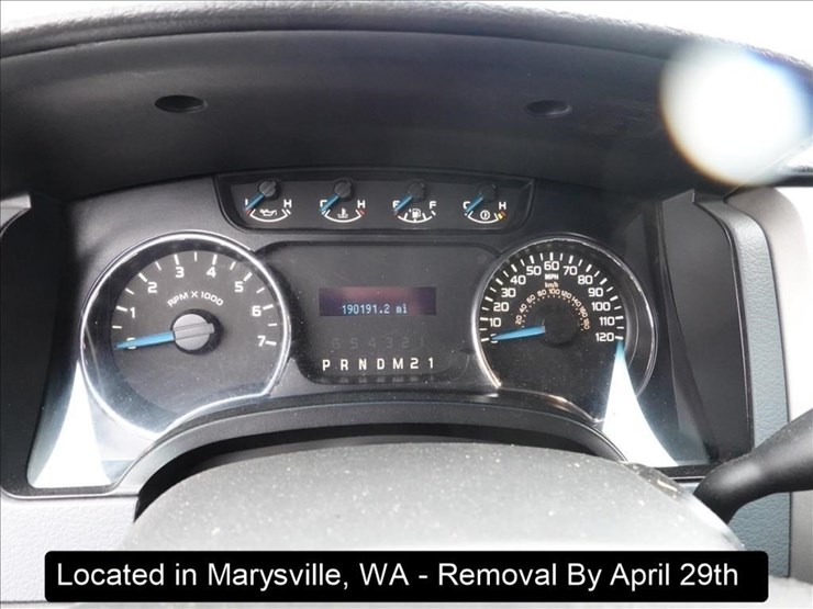 2014-ford-f150-xl-image-10