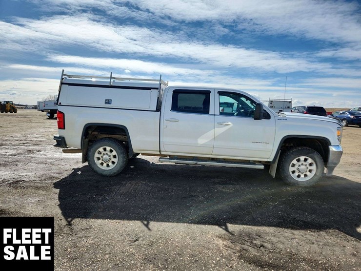 2015-gmc-sierra-2500hd-image-25