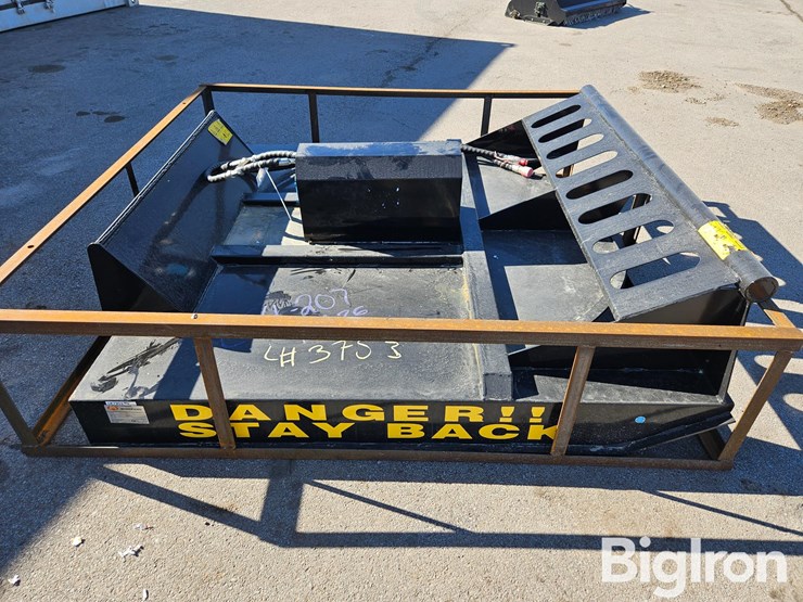 2025-massey-ferguson-730-image-4