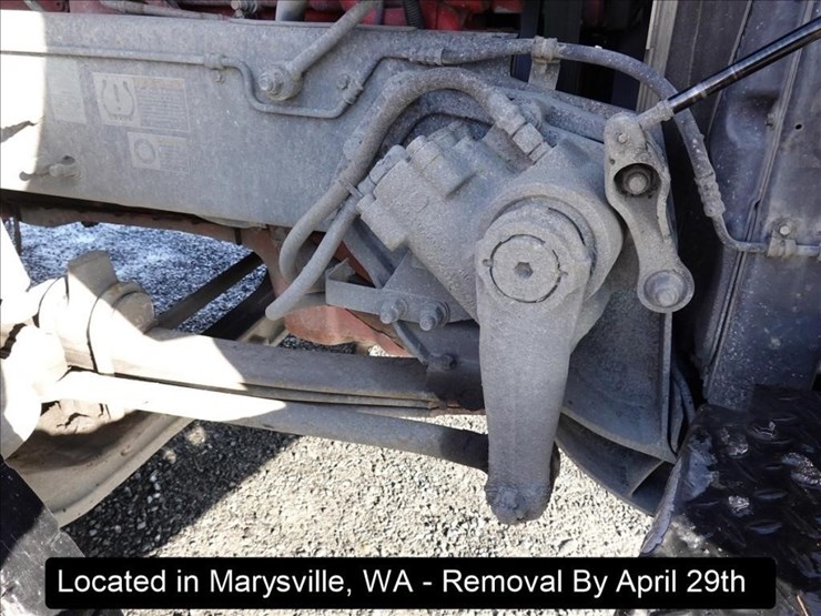 2015-peterbilt-567-image-13