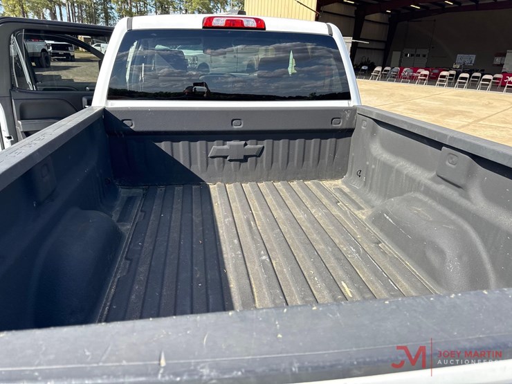 2018-chevrolet-silverado-2500-lt-image-8