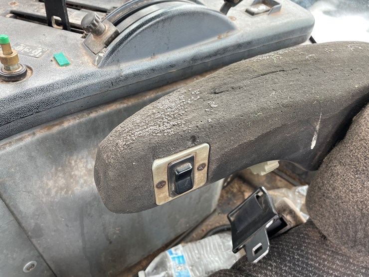 1998-new-holland-8670-image-43