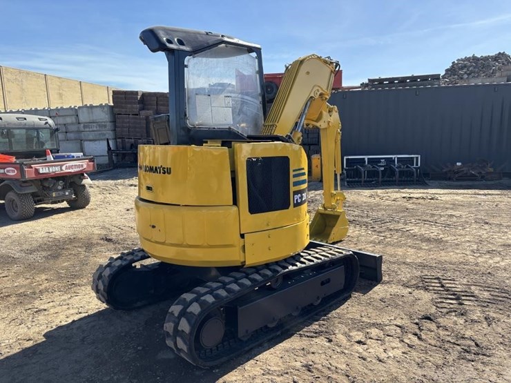 komatsu-pc28uu-2-image-3