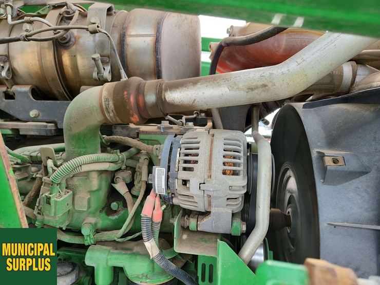 2014-john-deere-6115d-image-32