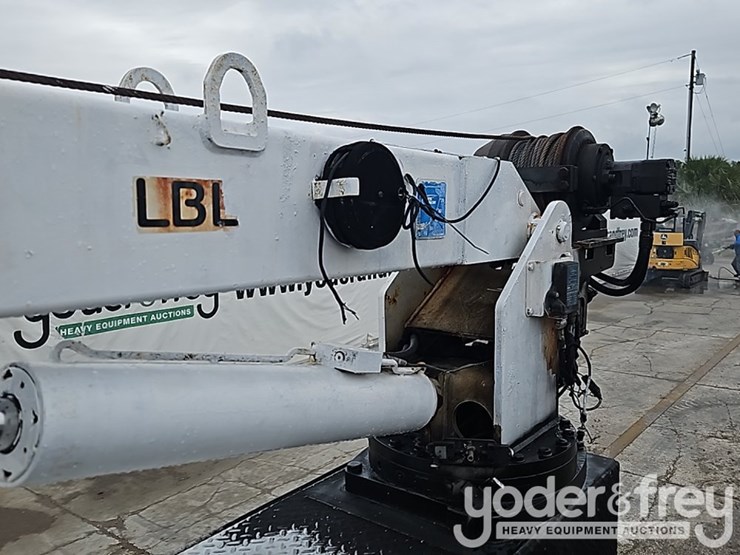 2006-ford-f750-image-21