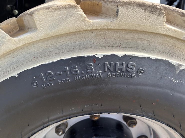 2017-jlg-g5-18a-image-18