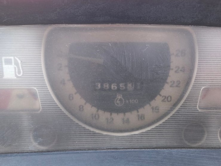 1984-ford-4610-image-37