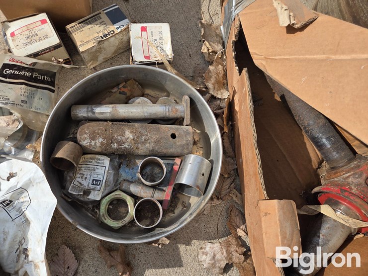 case-ih-antique-tractor-parts-image-11