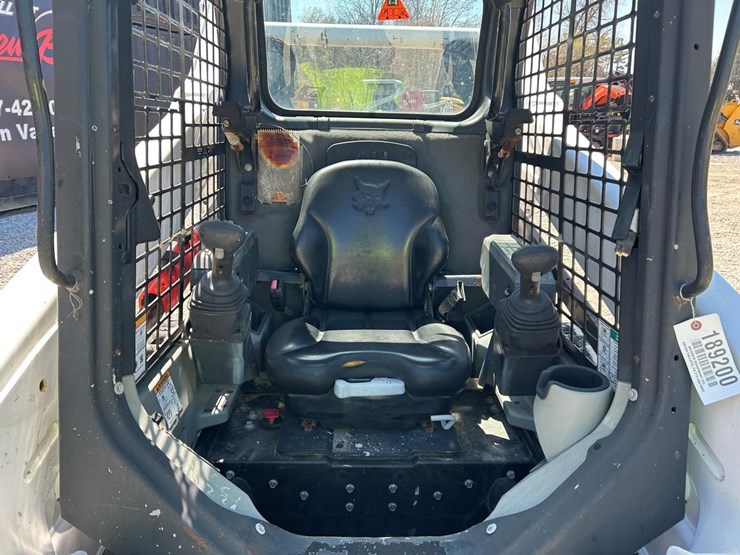 2020-bobcat-t595-image-19