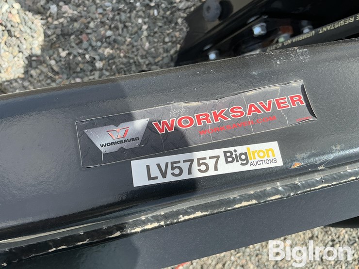 worksaver-skid-steer-mount---hydraulic-bale-unroller-image-12