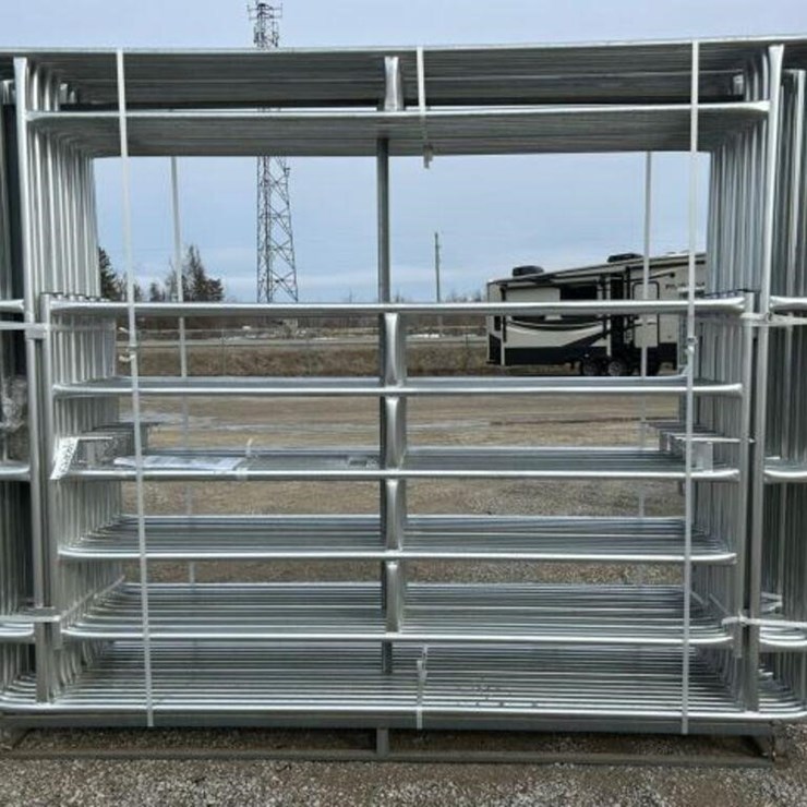 Qty Of (14) 10 Ft Powder Coated Corral Panels Gate