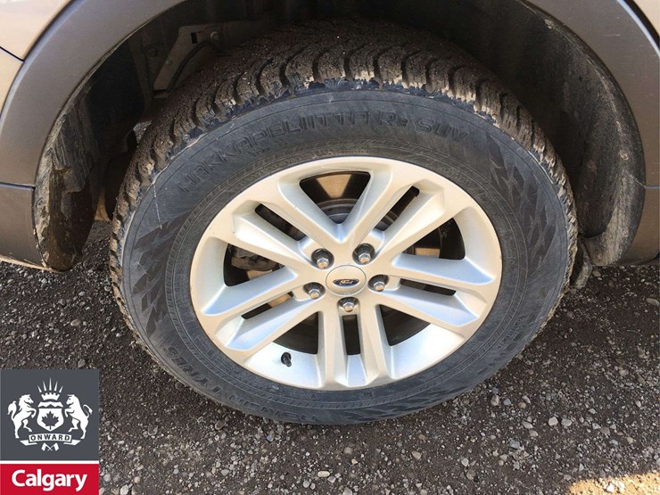 2014-ford-explorer-xlt-image-12