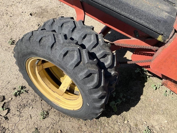 new-holland-144-image-8