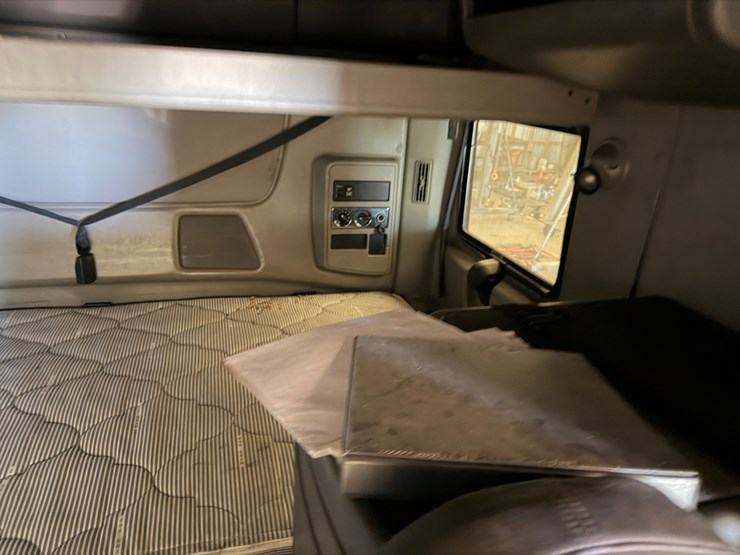 2014-international-prostar-image-84