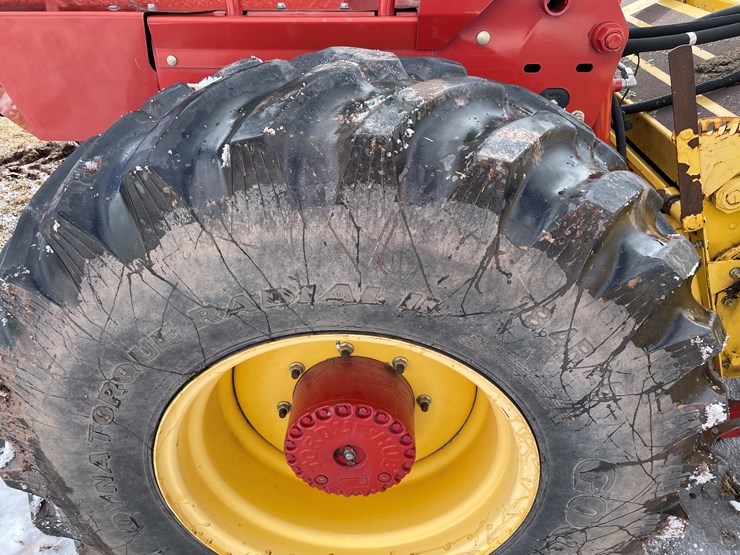 2011-new-holland-h8060-image-24