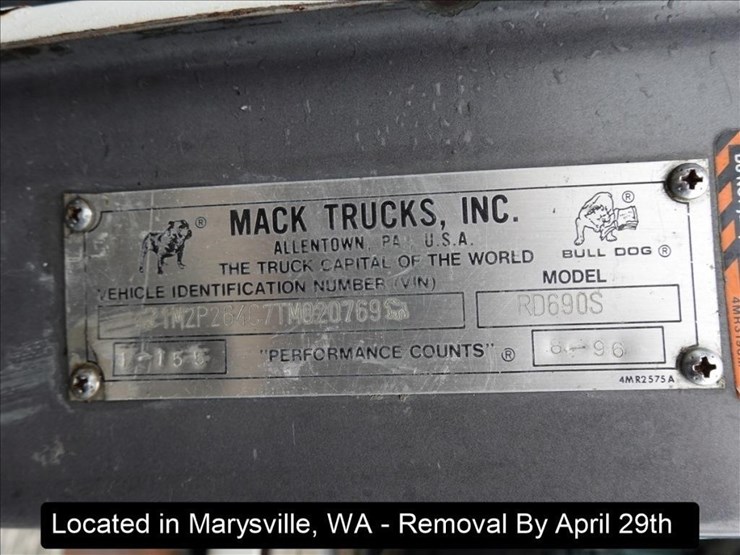 1996-mack-rd690s-image-22