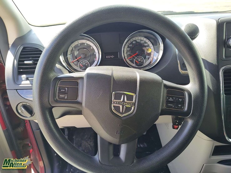 2013-dodge-grand-caravan-se-image-10