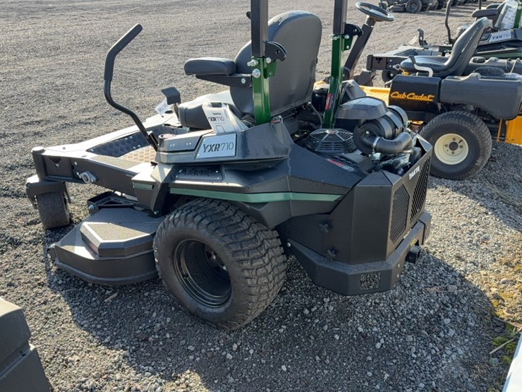 #4056-•-yakta-yxr-710-zero-turn-mower-image-9