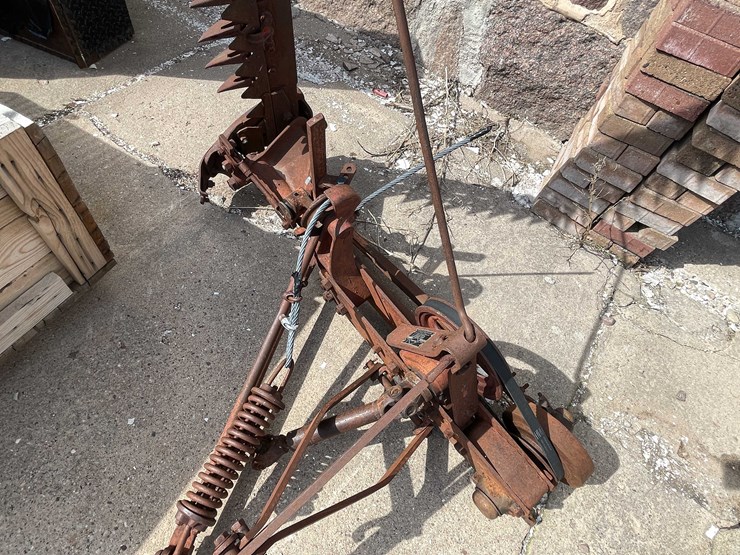 1948-ford-8n-image-36