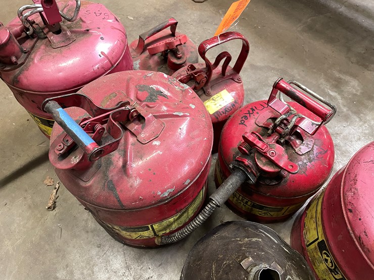 #2579-•-metal-fuel-cans-(columbia-heights,-mn)-image-6