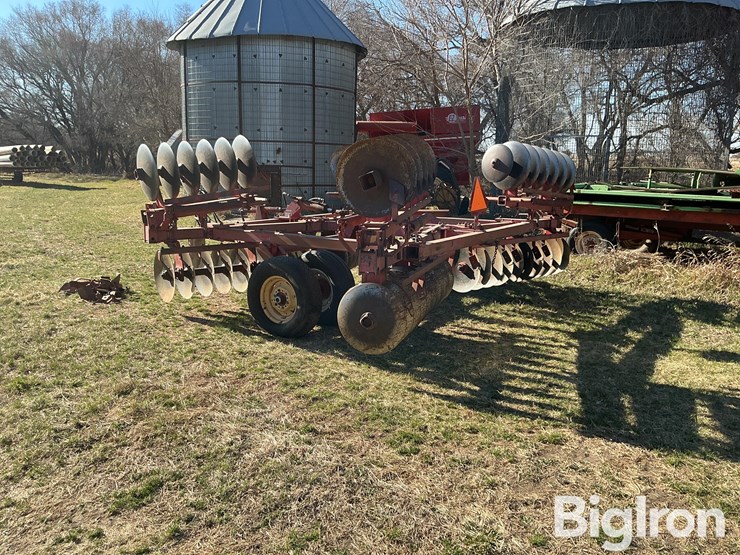 massey-ferguson-620-image-7