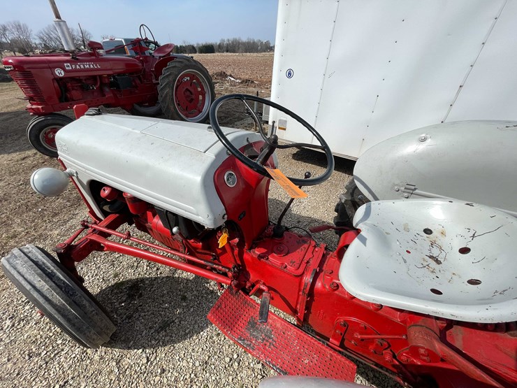 1948-ford-8n-image-13