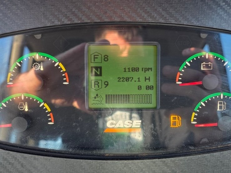 2013-case-850m-image-79