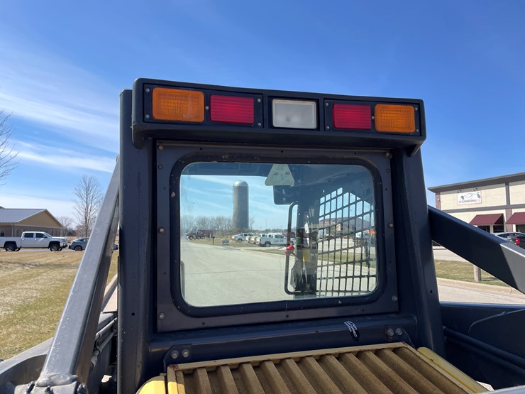 2006-new-holland-l170-image-33