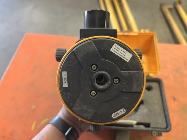 cst/berger-28x-automatic-laser-level-image-4