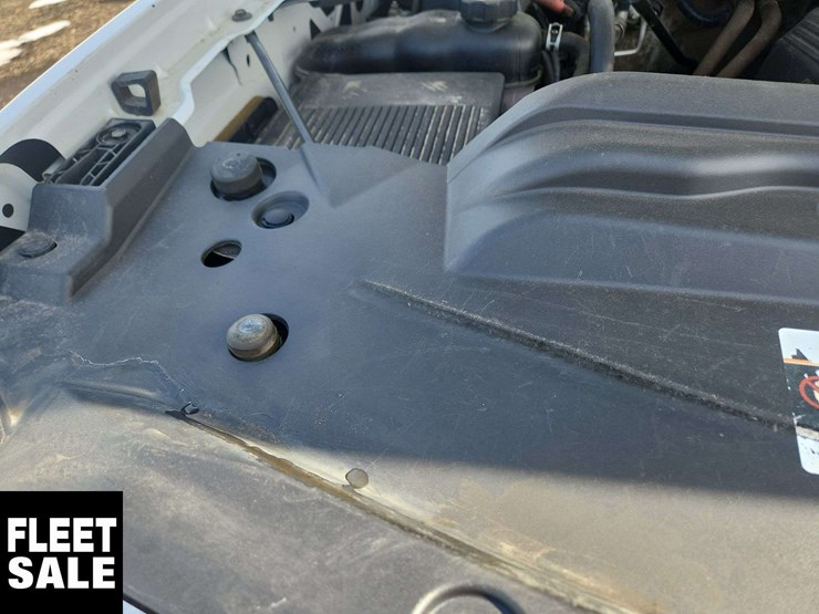 2015-chevrolet-silverado-3500hd-image-30