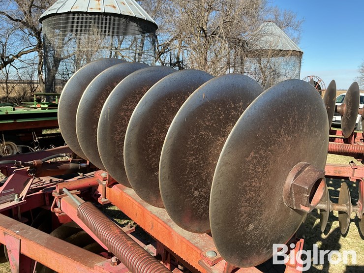 massey-ferguson-620-image-12