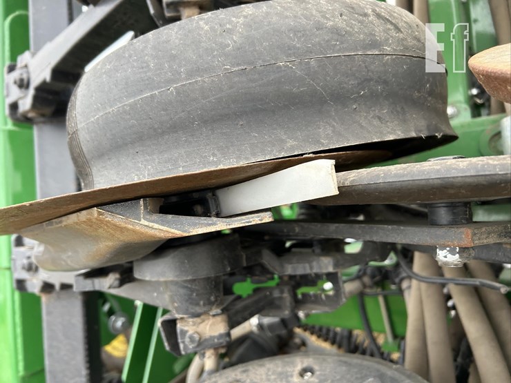 2014-john-deere-1990ccs-image-13