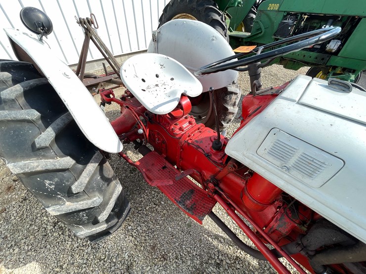 1948-ford-8n-image-24