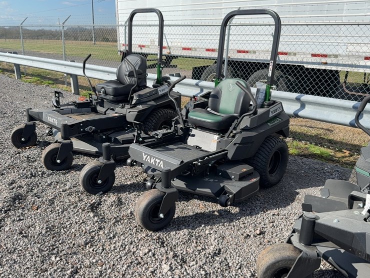 #4077-•-yakta-yxr-120-zero-turn-mower-image-1