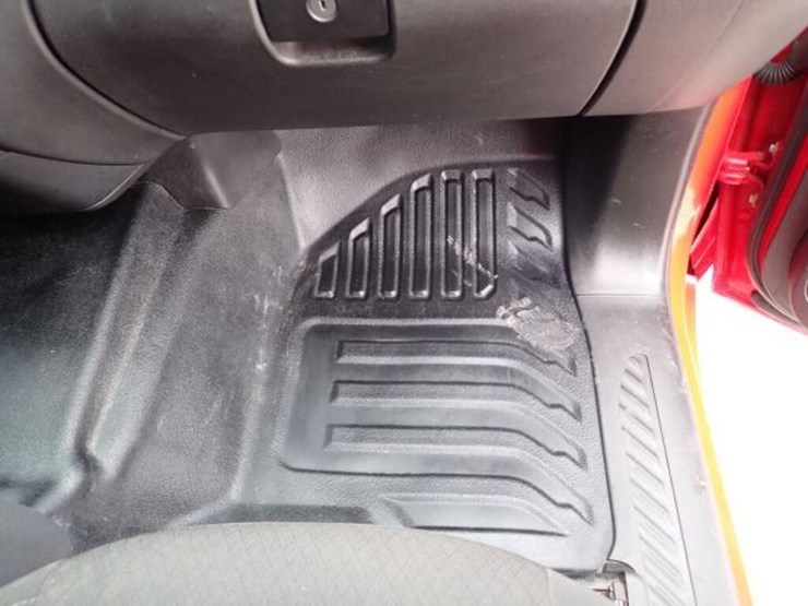 2022-chevrolet-2500hd-image-39