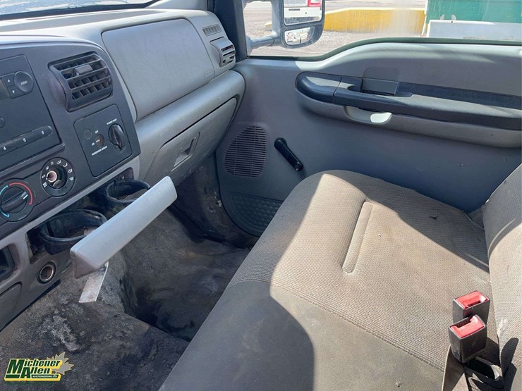 2006-ford-f450-image-18