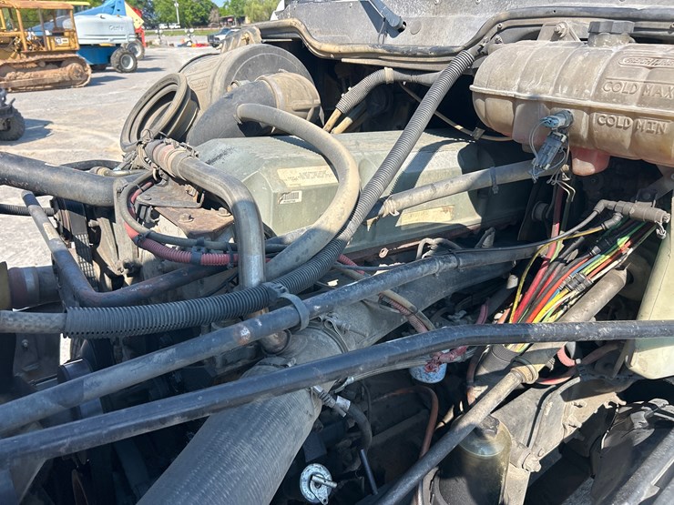 2007-freightliner-columbia-120-image-14