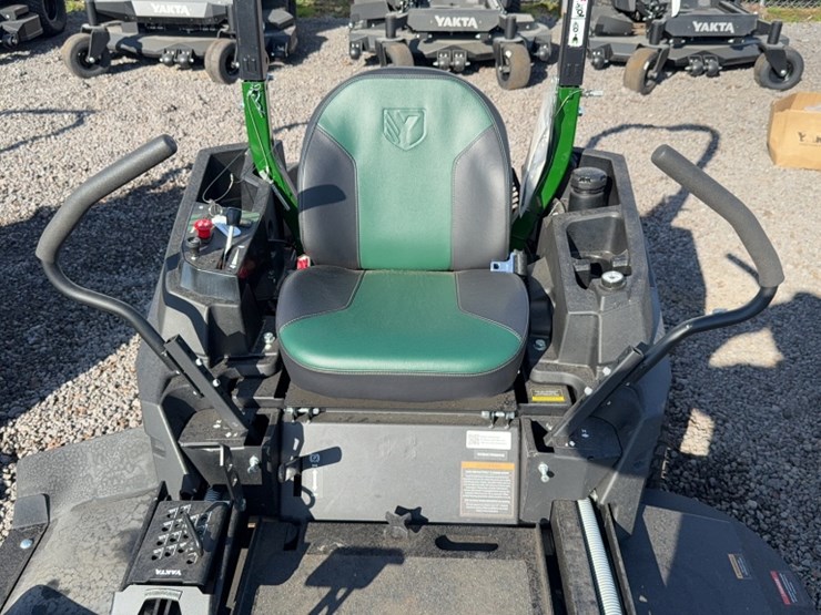 #4074-•-yakta-yxr-120-zero-turn-mower-image-6