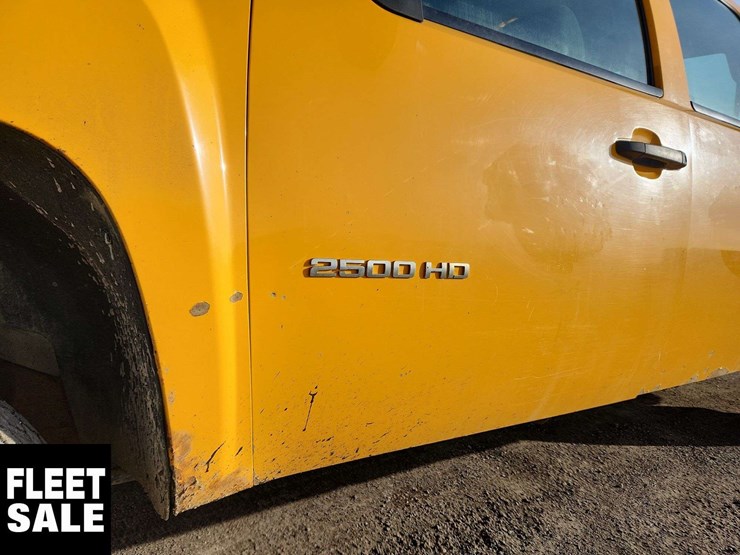 2012-chevrolet-silverado-2500hd-image-41