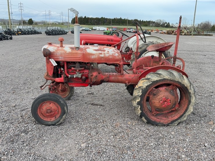 #3070-•-farmall-cab-tractor-image-13