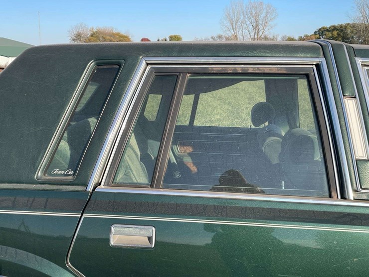 1980-lincoln-continental-town-car-image-19