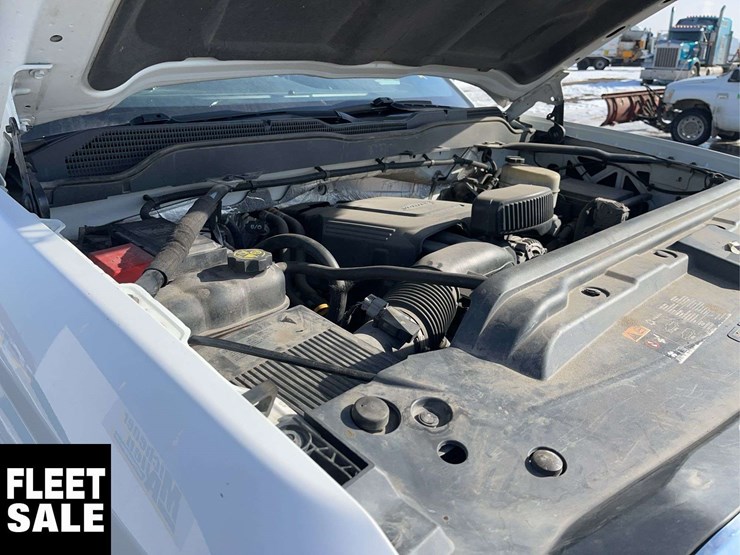 2015-chevrolet-silverado-2500hd-image-24