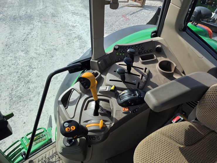 2023-john-deere-6130m-image-19