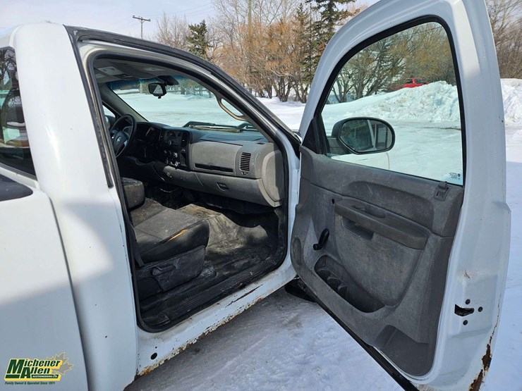 2010-chevrolet-silverado-1500-image-16