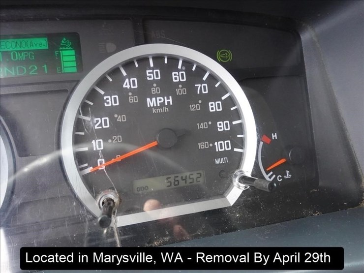 2017-isuzu-nqr-image-19