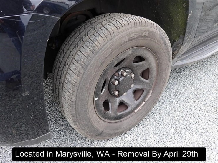 2017-chevrolet-tahoe-image-18