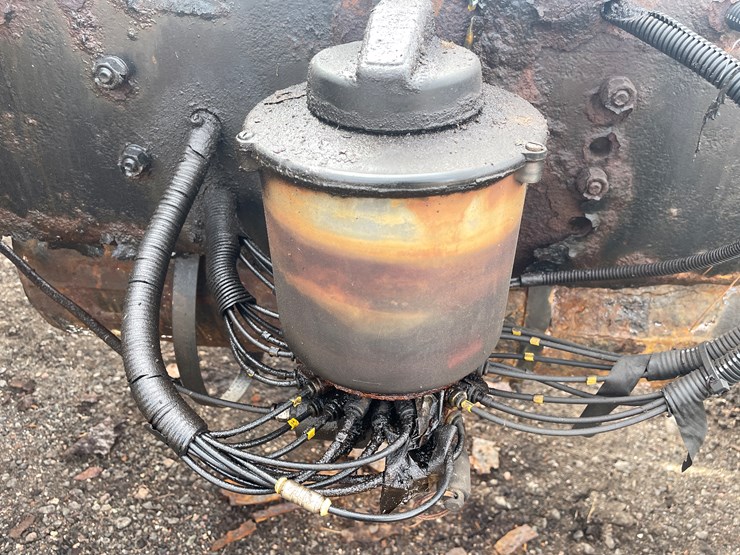 #242-•-2000-sterling-truck-tractor-(has-mn-title)-(mora,-mn)-image-43