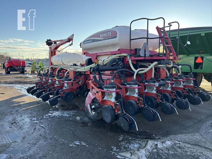 2009-white-8516-image-7